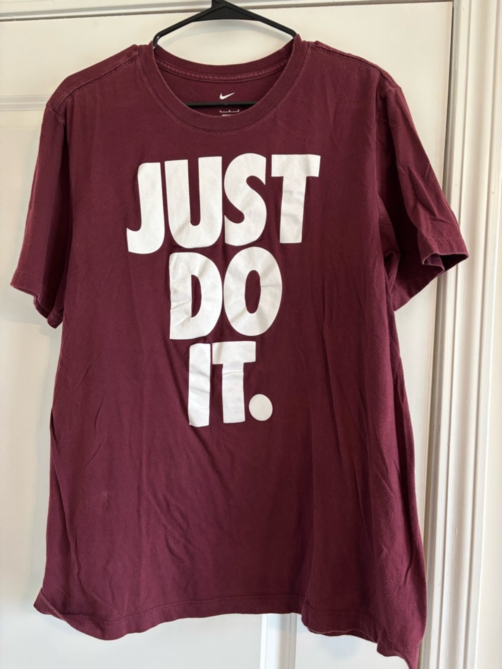 Mens Nike Just do it Burgundy Red T-Shirt Size Large
